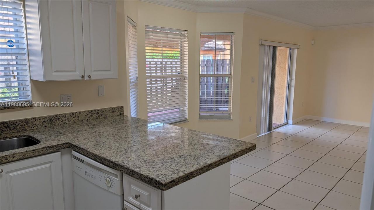 202 W Forest Oak Cir , Unit 202, Davie, FL 33325 Photo