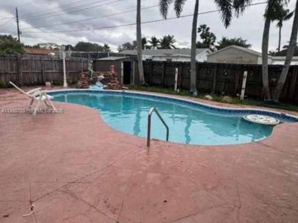 4390 NW 4th Ct, Coconut Creek, FL 33066
