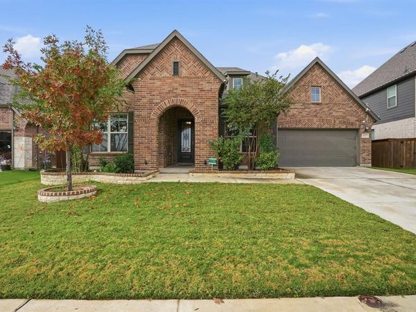 10037 Lakemont Drive , Fort Worth, TX 76131