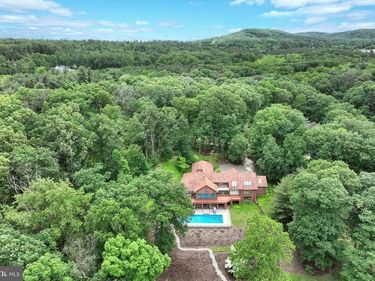 174 SPRINGHOUSE LANE, SPRING GROVE, PA 17362