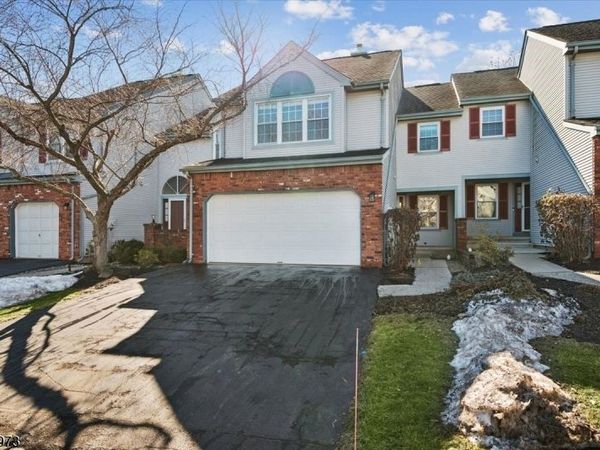 1003 Pinhorn Dr, Bridgewater, NJ 08807