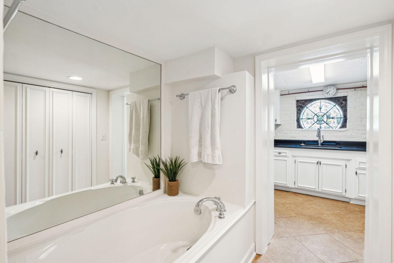 13 Broughton Road Photo 71