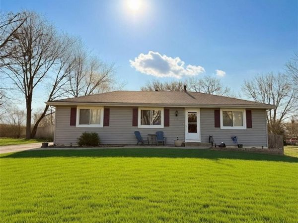 412 S Jefferson Street, Spring Hill, KS 66083