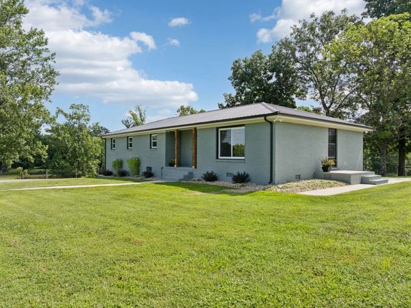 460 Grosch Rd , Manchester, TN 37355
