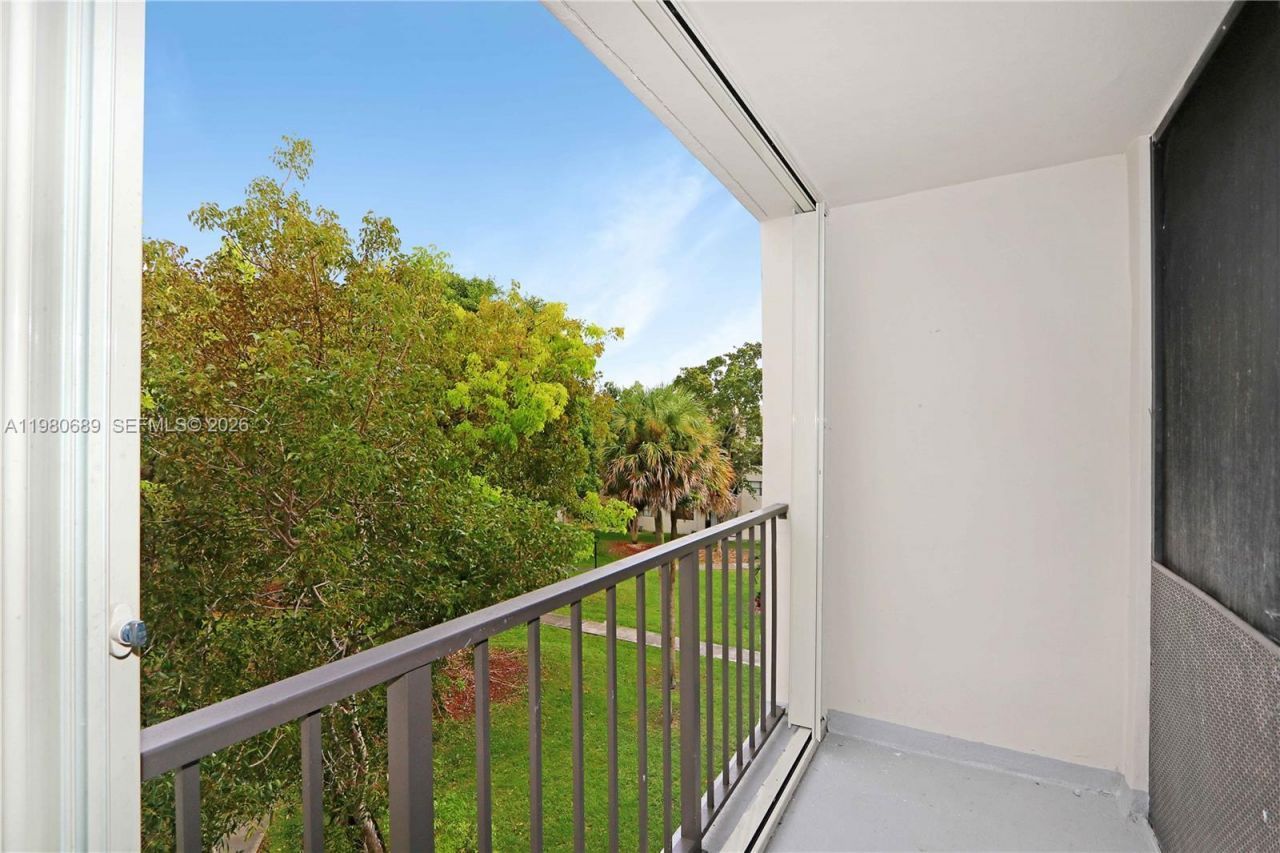 8006 SW 149th Ave , Unit D403, Miami, FL 33193 Photo