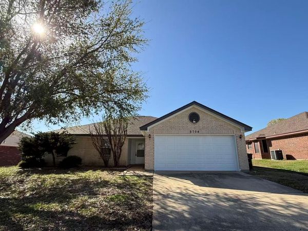 5704 Golden DR, Killeen, TX 76542