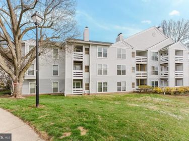 10300 APPALACHIAN CIRCLE, Unit 208, OAKTON, VA 22124