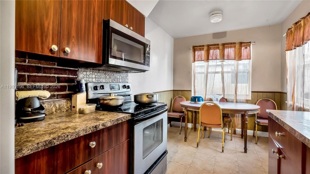 3570 NW 34th Way , Lauderdale Lakes, FL 33309 Photo