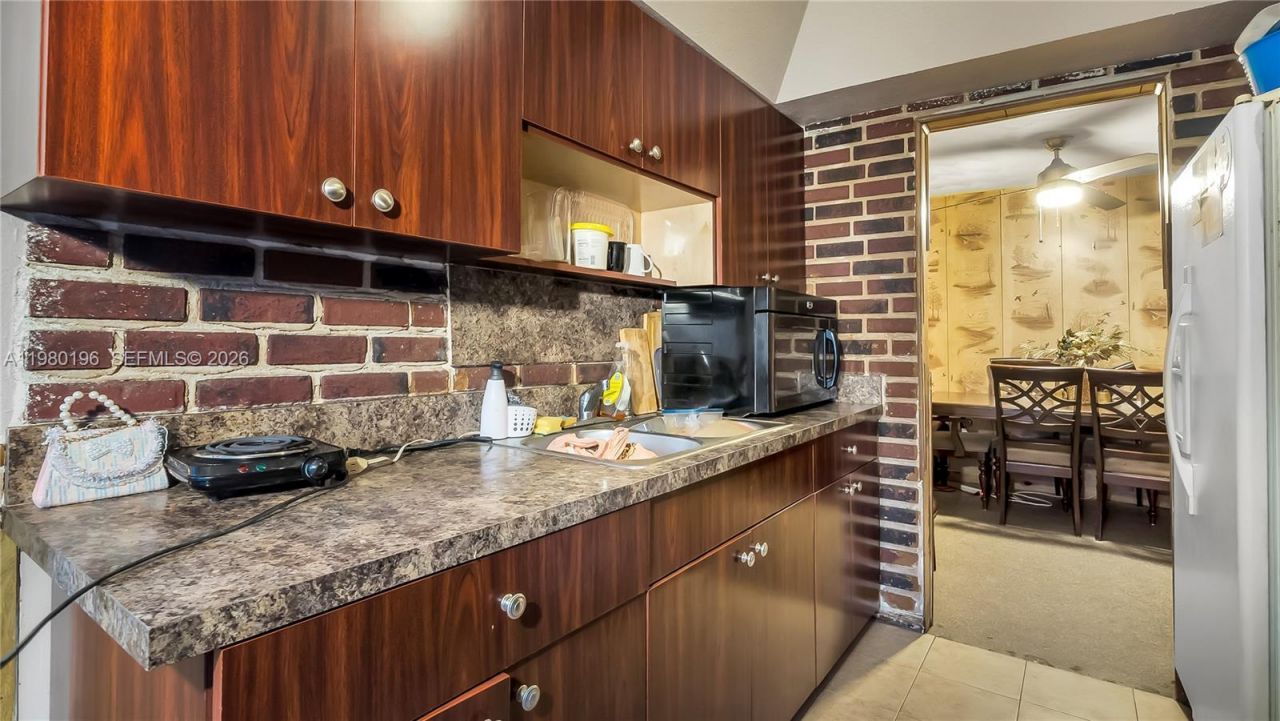 3570 NW 34th Way , Lauderdale Lakes, FL 33309 Photo