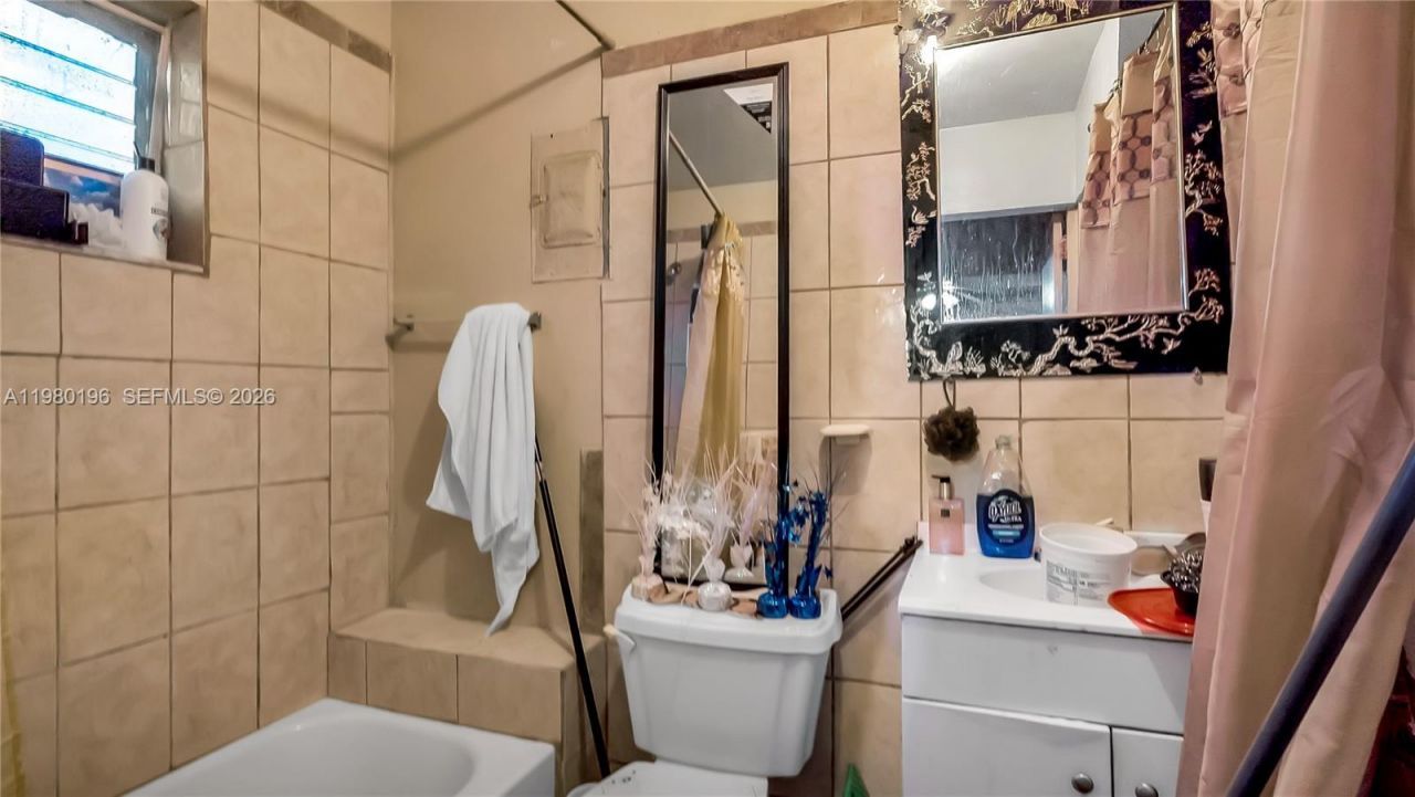 3570 NW 34th Way , Lauderdale Lakes, FL 33309 Photo