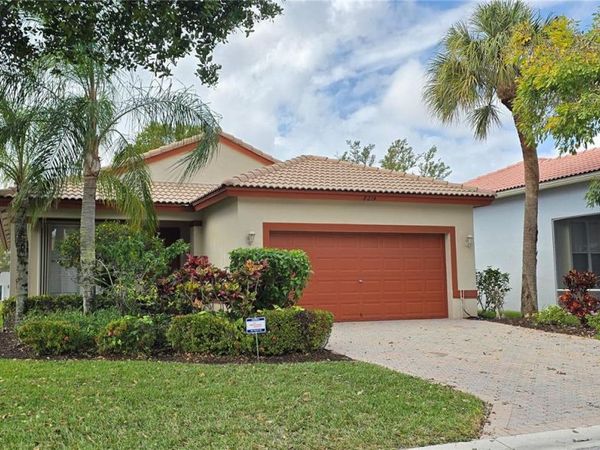8214 BELLAFIORE WAY , BOYNTON BEACH, FL 33472