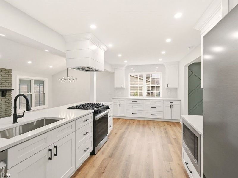 36988 Clearway Drive, Eastlake, OH 44095 Photo 4