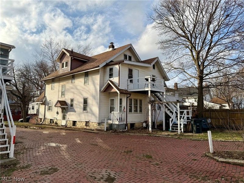 1375 Curtis Street, Akron, OH 44301 Photo 3