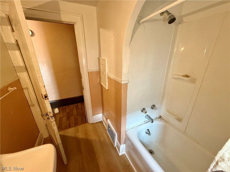 1375 Curtis Street, Akron, OH 44301 Photo 32