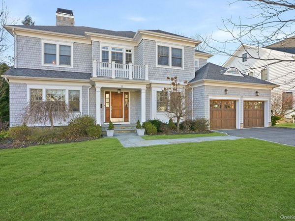8 Wakefield Road, Scarsdale, NY 10583