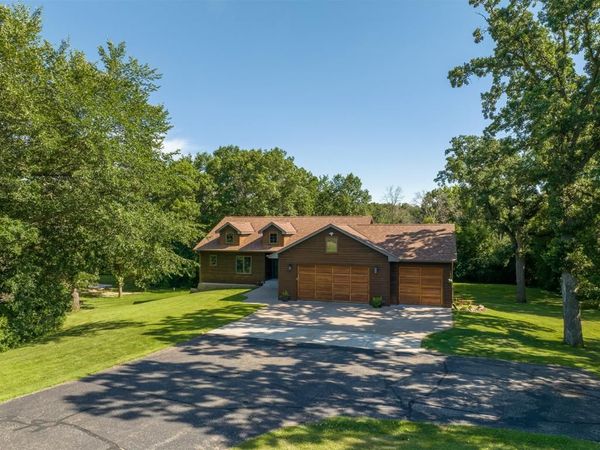 1408 10th Street NE, Sauk Rapids, MN 56379