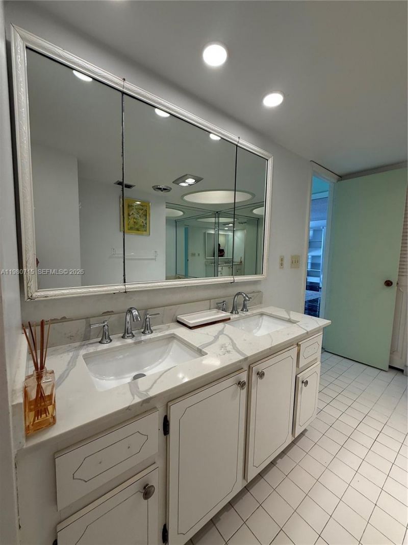 1865 S Ocean Dr , Unit 15C, Hallandale Beach, FL 33009 Photo