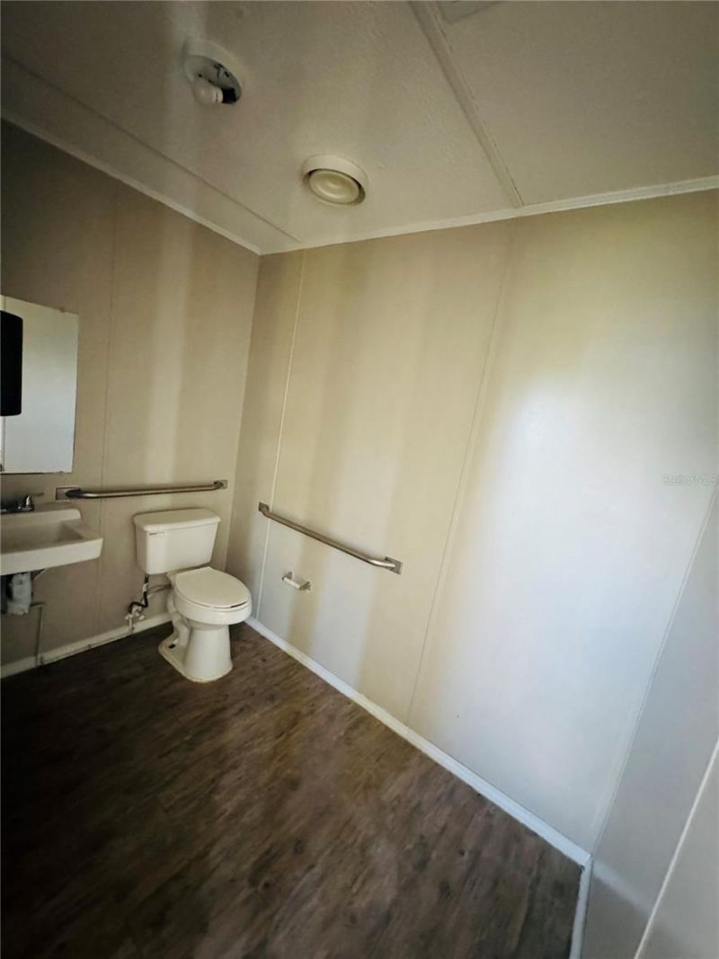 8390 S Us Hwy 17-92 Highway, Fern Park, FL 32730 Photo