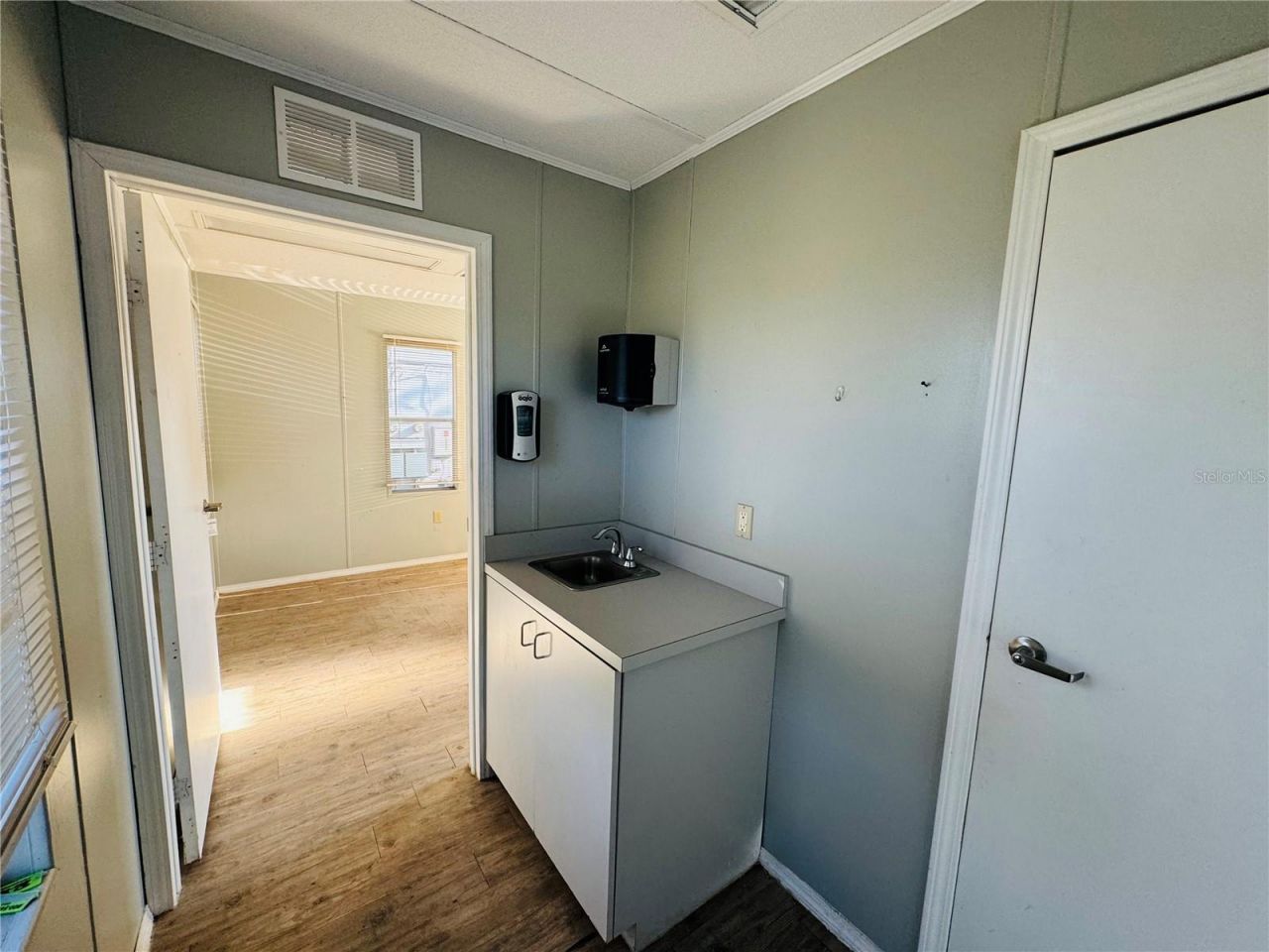 8390 S Us Hwy 17-92 Highway, Fern Park, FL 32730 Photo