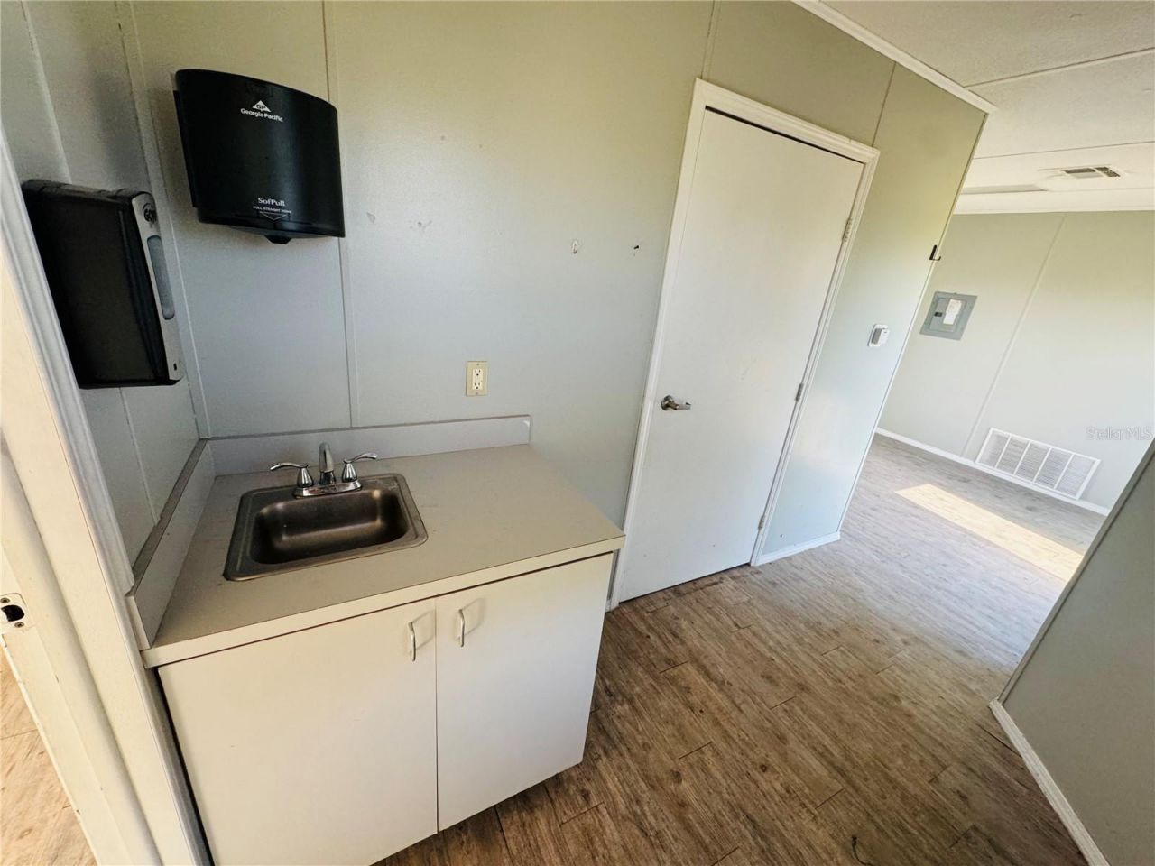 8390 S Us Hwy 17-92 Highway, Fern Park, FL 32730 Photo