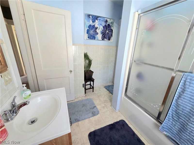 4414 Henritze Avenue, Cleveland, OH 44114 Photo 31