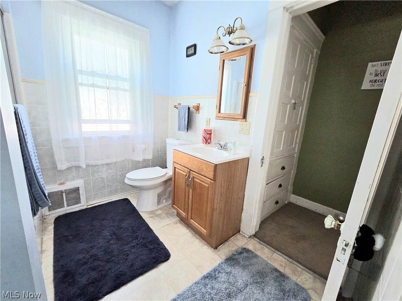 4414 Henritze Avenue, Cleveland, OH 44114 Photo 36