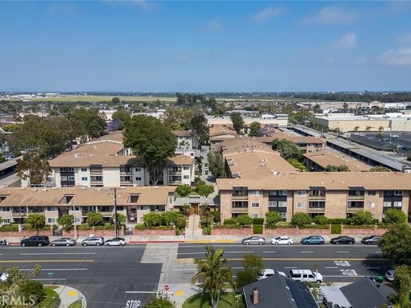 12200 Montecito Road, Unit D101, Seal Beach, CA 90740