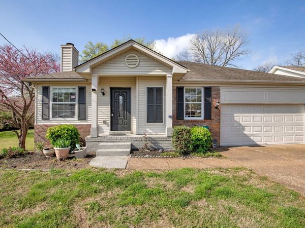 155 S Birchwood Dr, Hendersonville, TN 37075