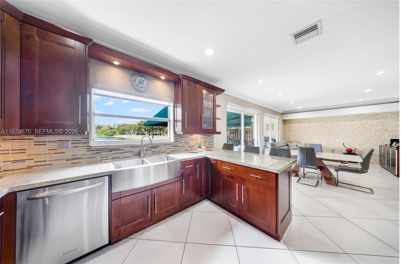 10917 NW 59th St , Doral, FL 33178 Photo