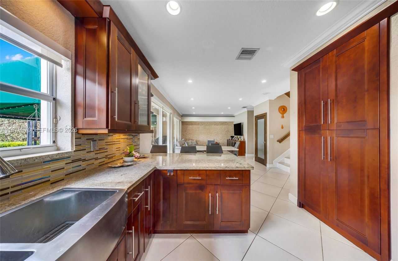 10917 NW 59th St , Doral, FL 33178 Photo