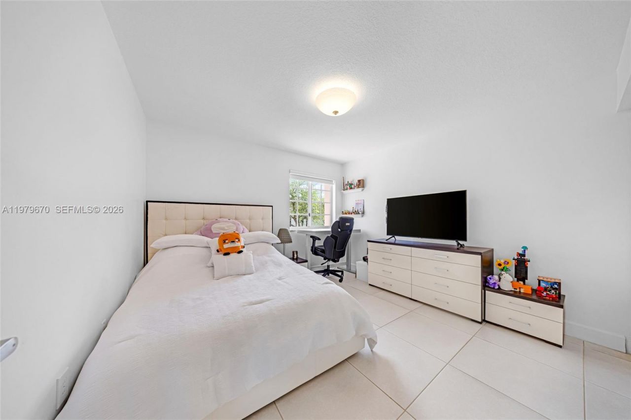 10917 NW 59th St , Doral, FL 33178 Photo