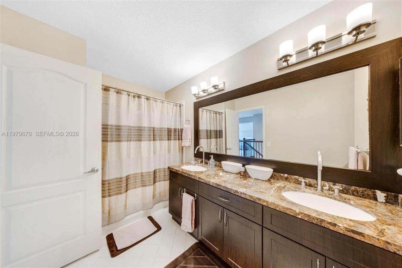 10917 NW 59th St , Doral, FL 33178 Photo