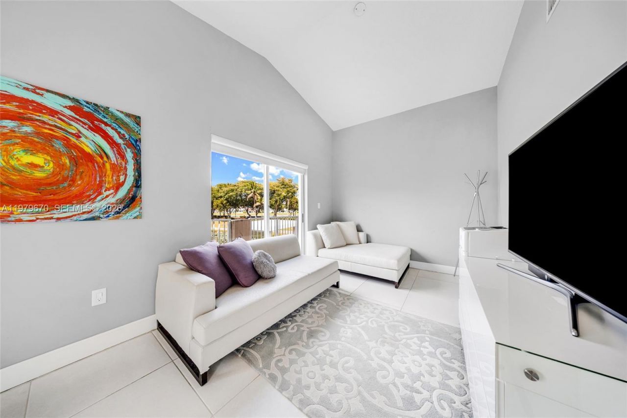 10917 NW 59th St , Doral, FL 33178 Photo