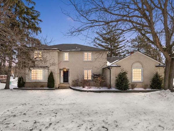 1824 N Adams Road, Rochester Hills, MI 48306
