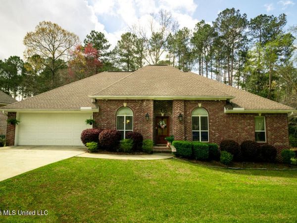 123 Courtland Drive, Hattiesburg, MS 39402