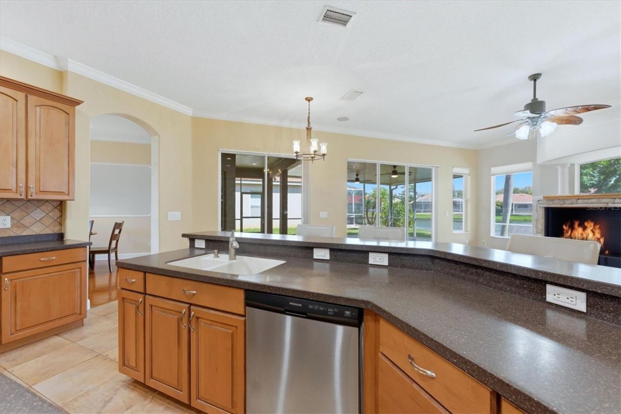 6145 46th Lane E, Bradenton, FL 34203 Photo