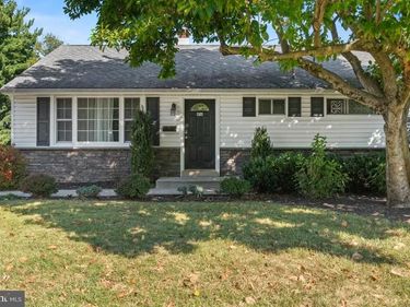 416 STUART LANE, AMBLER, PA 19002