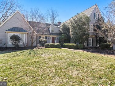 907 LORIEN DRIVE, GWYNEDD VALLEY, PA 19437