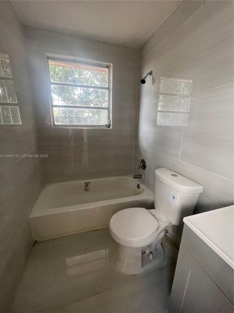 18425 NW 42nd Pl, Miami Gardens, FL 33055 Photo