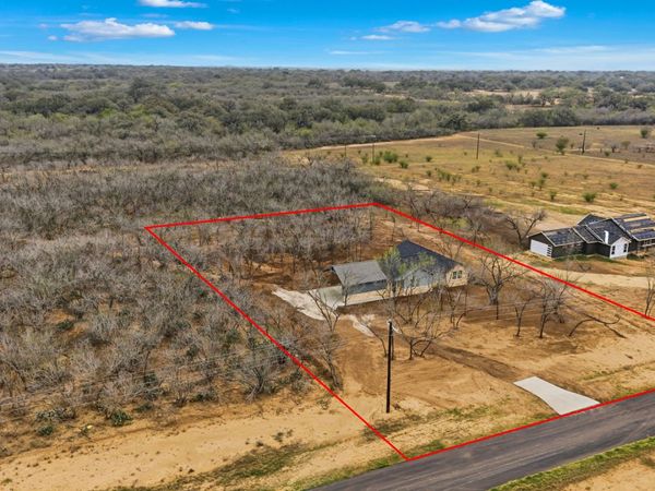 157 Sylas Hayes Loop, Pleasanton, TX 78064