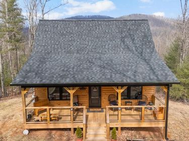 1823 DESERT ROAD, HAYWOOD, VA 22722