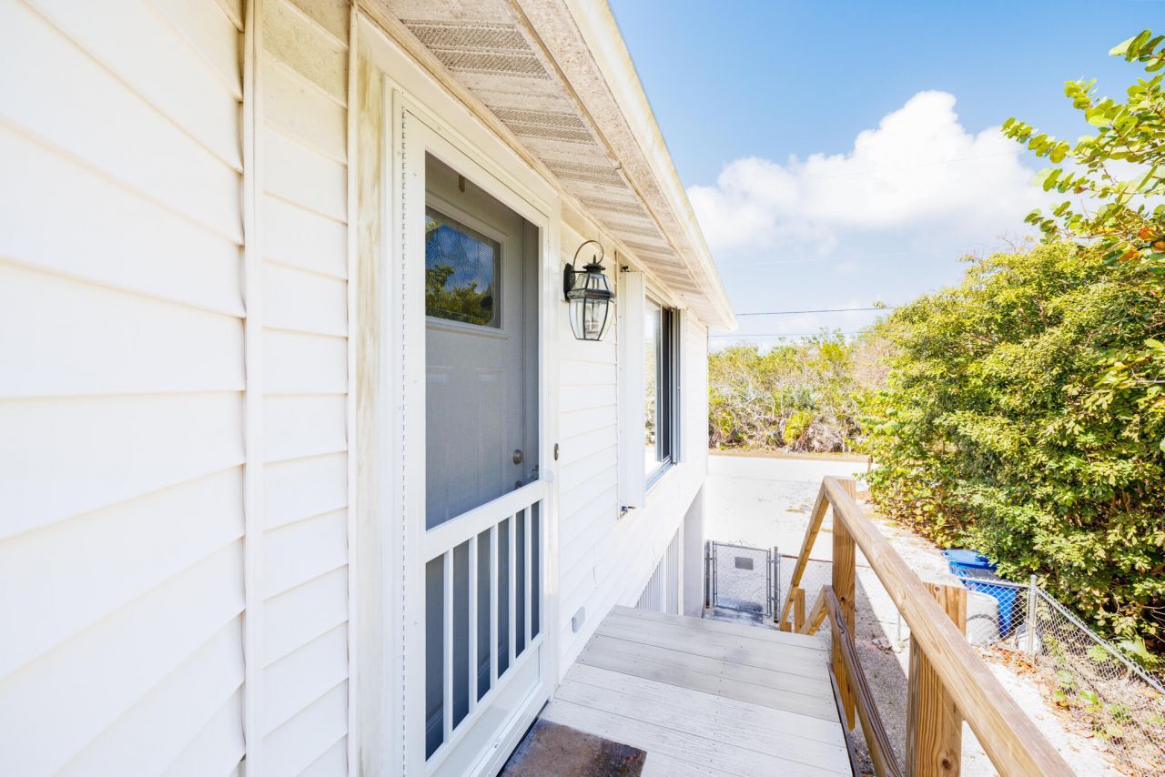 30350 Oleander Boulevard, Big Pine Key, FL 33043 Photo