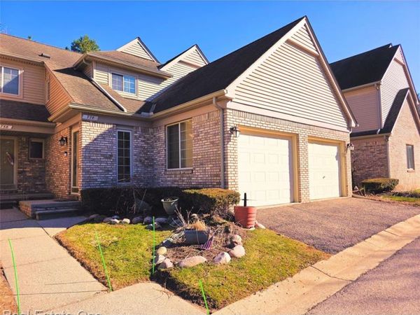 778 S Milford Road, Milford Vlg, MI 48381