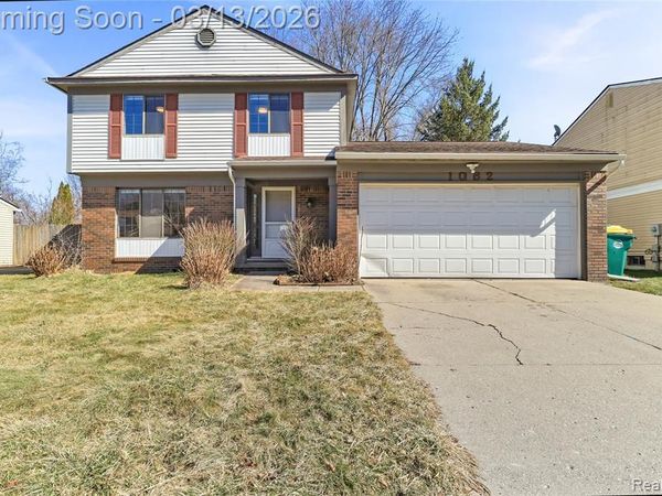 1082 Rue Deauville Boulevard, Ypsilanti Twp, MI 48198