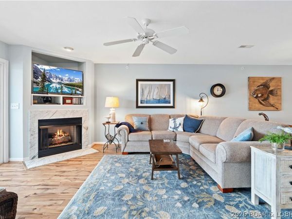 194 Park Place Lane, Unit 3C, Kaiser, MO 65047