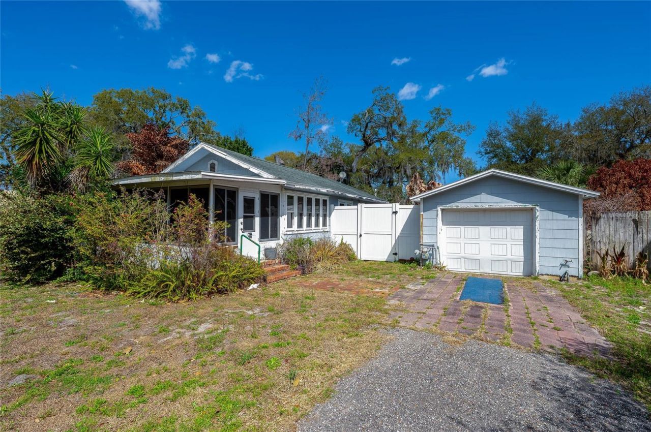 715 NEAL STREET New Smyrna Beach, FL 32168