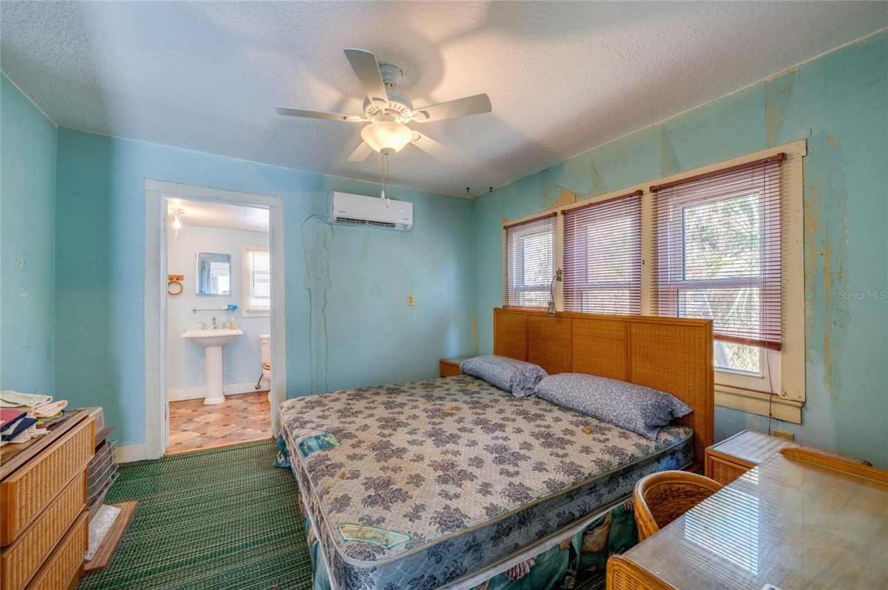 715 Neal Street , New Smyrna Beach, FL 32168 Photo