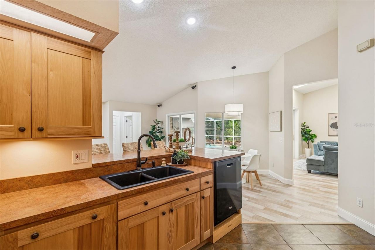 160 Sage Circle, Crystal Beach, FL 34681 Photo