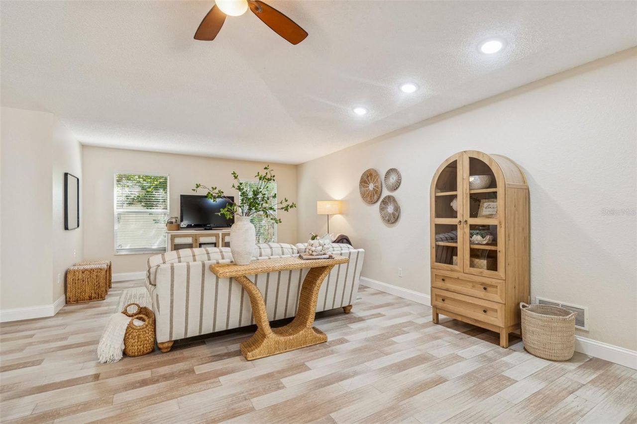 160 Sage Circle, Crystal Beach, FL 34681 Photo