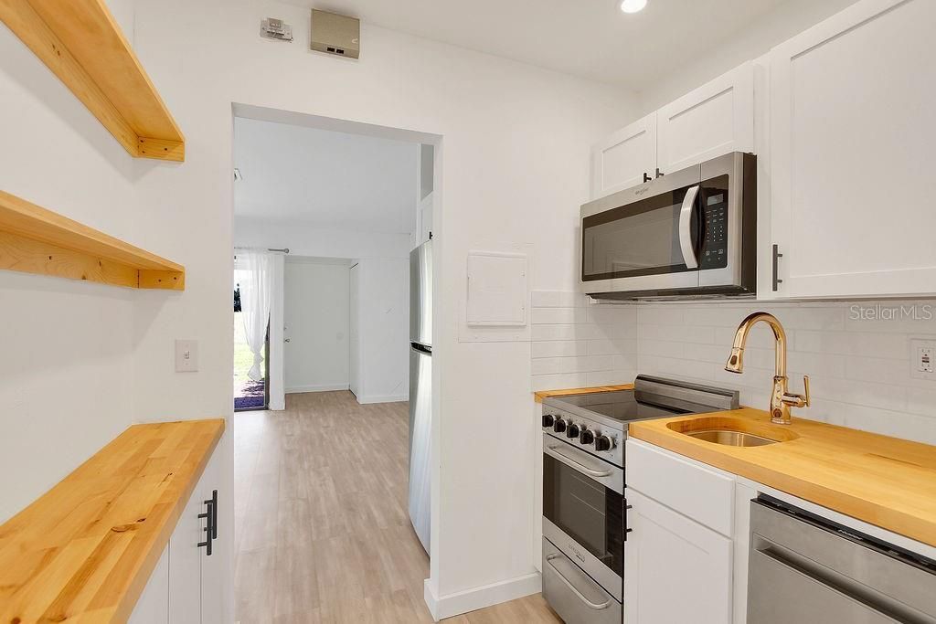 3507 Longmeadow , Unit 4, Sarasota, FL 34235 Photo